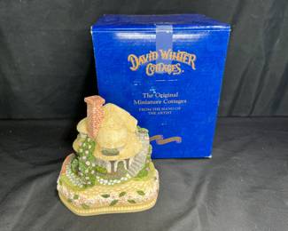1994 David Winter Mother's Cottage Premier LE