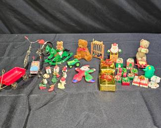 30+ Miniature Christmas Ornaments and Figurines