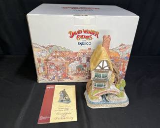 2000 David Winter D1138 Jo Ann's Fancy LE