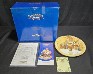 David Winter 1995 Miss Belle's Christmas Plaque LE