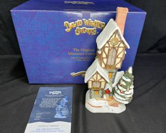 David Winter Cottages The Christmastime Clockhouse