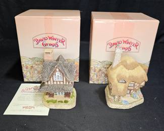 2 David Winter Cottages British Traditions