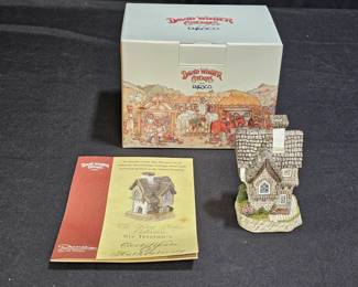 D1050 David Winter Cottages Sir Triston's 1998