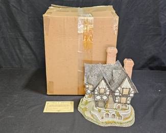 1986 David Winter Cottages Falstaff Manor