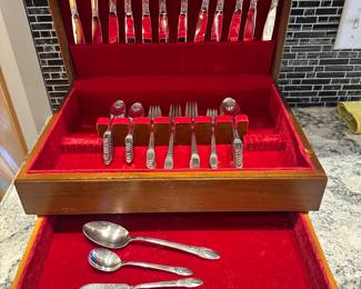 Reed and Barton Regency flatware set
