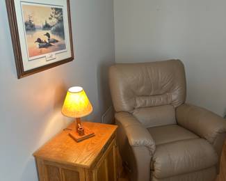 Loon picture, recliner, White Clad cabinet (repro)