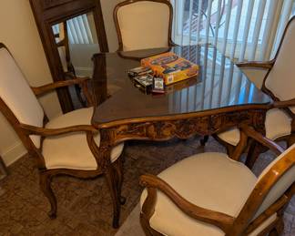 Henredon Table w/ Leaf and 4 Henredon Chairs