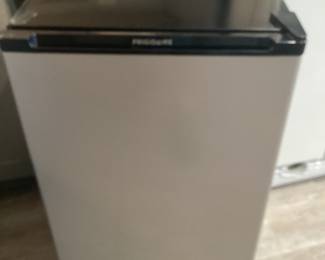 Frigidaire mini refrigerator