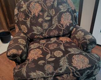 Pair of flex steel swivel 
Glider Club Chairs very nice condition