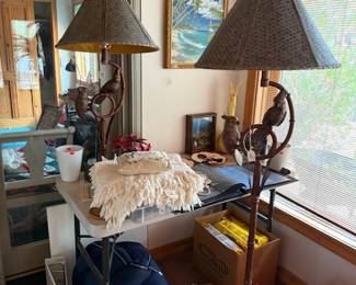 Tommy Bahama lamps, pillows, Hawaiian picture