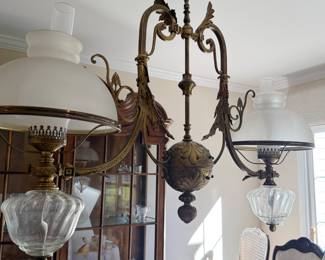 ANTIQUE LIGHT