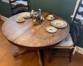 Oak Table with leafs.