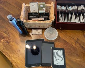 MoxieLash Sets, Silverware Set - Cambridge