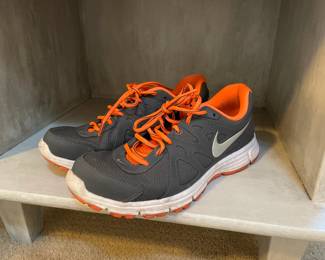 Nike Tennis Shoes