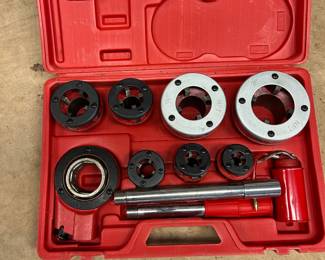 Manual Pipe Threader Kit – ⅜" to 2" NPT Dies – Complete in Case