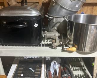 Cooking pots