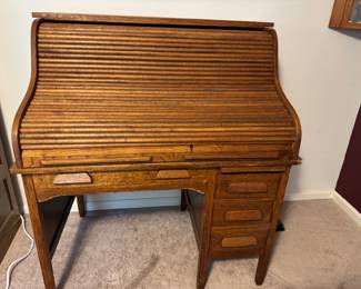 Roll top desk