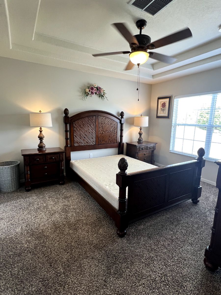 Tommy Bahama Style Queen Size Set