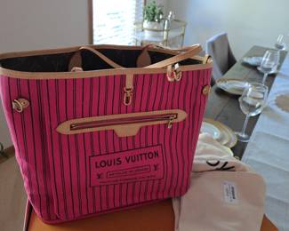 Louis Vuitton Neverfull reversible