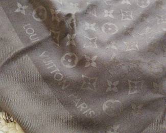 Louis vuitton scarf