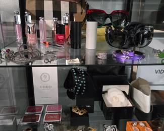 Burberry Dior Chanel gucci