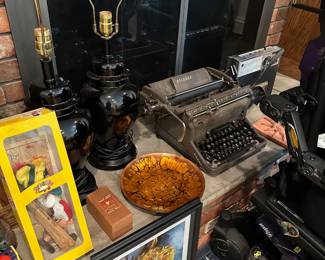Lamps, Old Typewriter