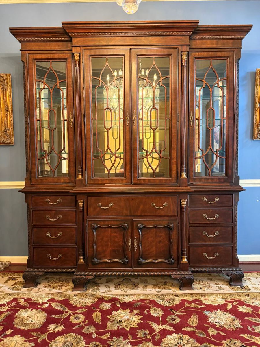 Drexel Heritage Chippendale Breakfront China Cabinet