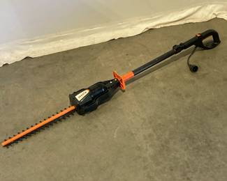 Lot 8696 Remington Axcess Corded Trimmer Saw
