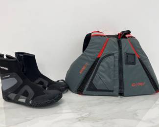 Lot 8024 Onyx Personal Floatation Device Life Jacket NRS Vaporloft Water Shoes