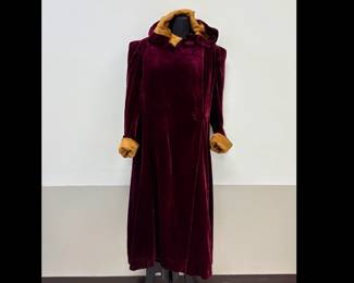 Lot 7934 Vintage Velvet Hooded Womens CoatCape