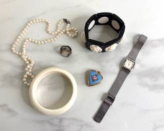 Lot 8053 Costume Jewelry