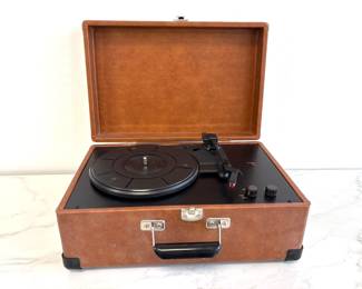 Lot 8004 Crosley Portable Record Player