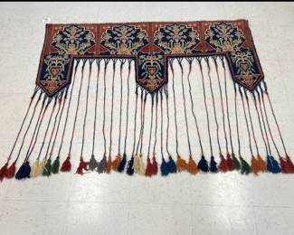 Lot 7785 Vintage Hand Knotted Wool Window Doorway Topper Tapestry
