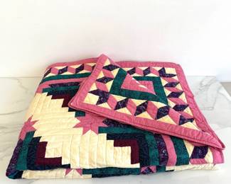Lot 7933 Vintage Handmade Quilt