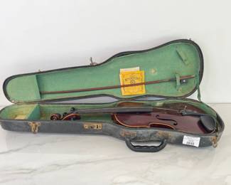 Lot 7970 Vintage Hand Made Violin w Bow Case Musical Instrument