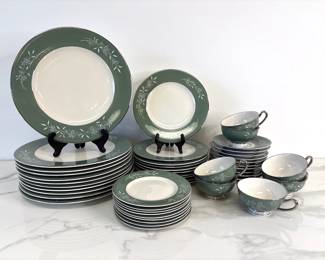 Lot 8047 Candlelight Syracuse China