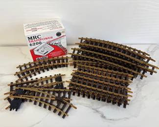 Lot 8006 MRC Train Power 6200 DC Transformer Train Tracks