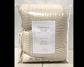 Lot 8117 Garnet Hill Queen Size Dream Quilt