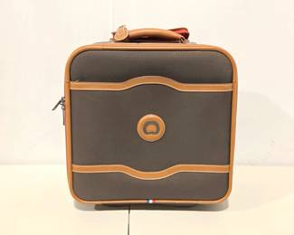 Lot 8129 Delsey Paris Soft Side Wheeled Carry On Luggage