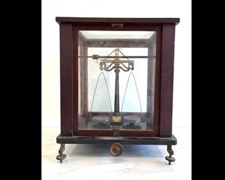 Lot 7995 Vintage Balance Scale Dr. Peters and Rost Berlin Germany