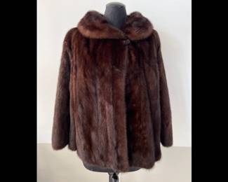 Lot 7969 Vintage Uhlemann Furs Chicago Mink Coat