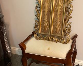 HANGING JEWELRY CABINET