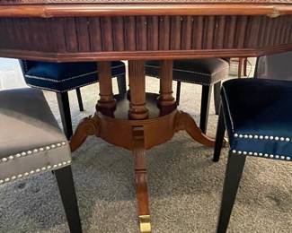 TABLE PEDESTAL