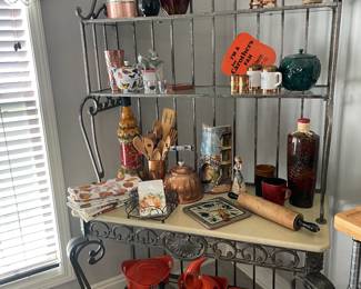 BAKER'S RACK