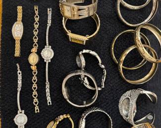 Excellent condition costume jewelry