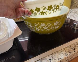 Pyrex Spring Blossom Green dishes