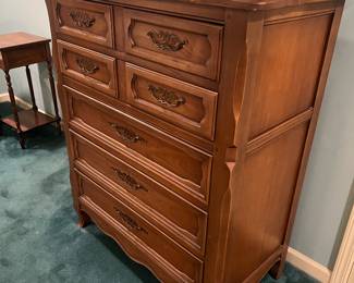 Drexel chest, excellent shape 
