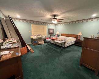 King bed and linen 