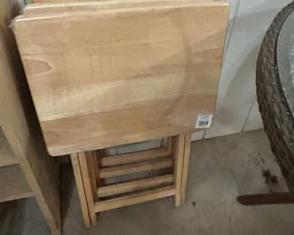 Set of 4 tv trays.