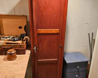 Wooden Case, 3 Draw Stand
